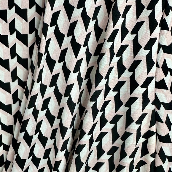 Laundry By Shelli Segal for Le Tote Black and Pink Geometric Dress V-neck XXL - Picture 5 of 7